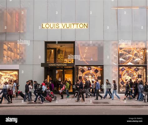 Louis Vuitton outlet in NYC